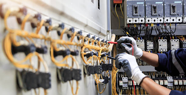 Professional Electrician technician working in Percy, IL